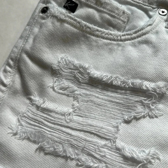 Kancan white distressed denim shorts size medium (26-27 waist) - Picture 2 of 7